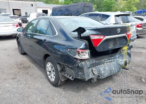 2015 Toyota Camry Le z USA, uszkodzony, nr VIN 4T4BF1FK9FR462131